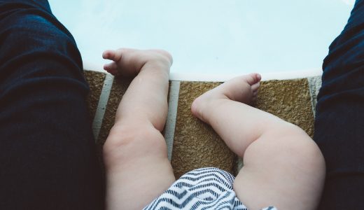 赤ちゃんの歩き方が変？！ガニ股歩きやO脚について